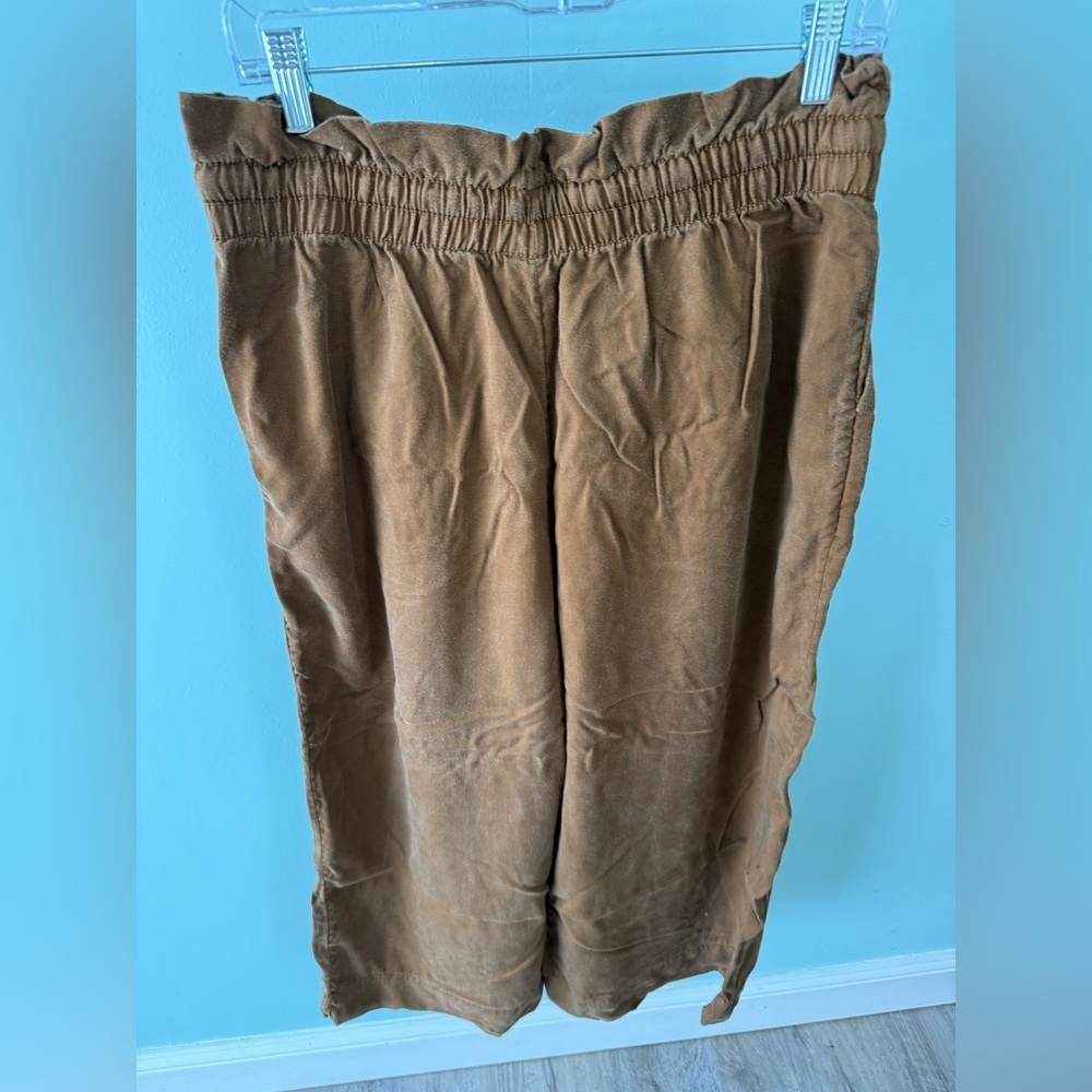 Time and Tru High Wasted Goucho Flowy Pants Size M - Picture 2 of 4